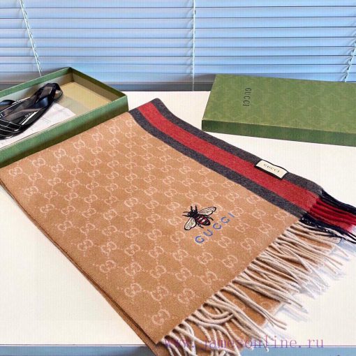 Gucci's latest couple's collection features selected plateau cashmere, creating the most beair5xy4a1 - Image 4