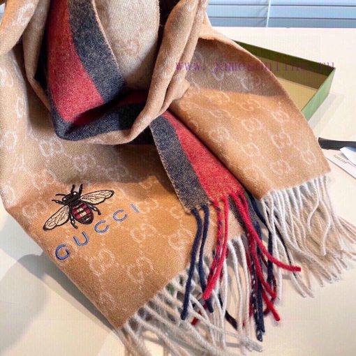 Gucci's latest couple's collection features selected plateau cashmere, creating the most beair5xy4a1 - Image 8
