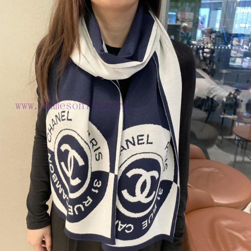 The new Chanel geometric knitted cashmere scarf has a great hand feel and top-notch quality.ocr7ncj7 - Image 2