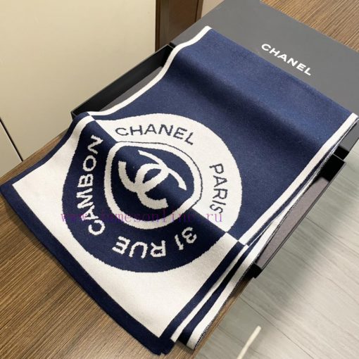 The new Chanel geometric knitted cashmere scarf has a great hand feel and top-notch quality.ocr7ncj7 - Image 5