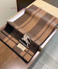 The high-end cashmere knitted scarf can be formal or casual, with a very classical design foprnv73pe