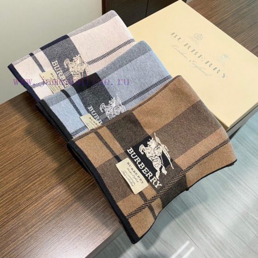 The high-end cashmere knitted scarf can be formal or casual, with a very classical design foprnv73pe - Image 8