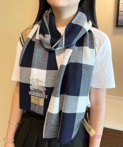 Burberry Knitted Cashmere Scarf, a rare high-end men's scarf with excellent family benefits.aoxw61be