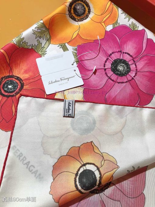 SFG2403 ‼ The original Ferragamo Anemone print 90cm square scarf is on sale. The Anemone pritqqeqt33 - Image 8