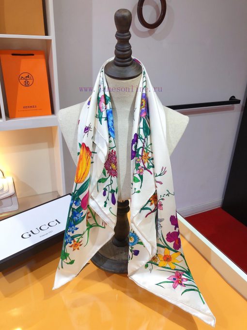 SGC2303 The original Gucci flower print twill 90cm square towel Gucci's classic flower print5eyos6ly - Image 9