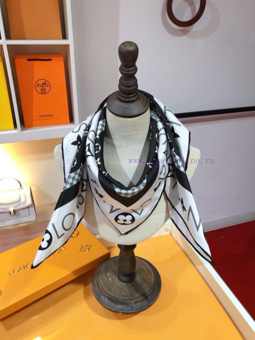 SLV2413 original LVInfinity 90cm silk square scarf, this Monogram Infinity square scarf is s785ks3zd - Image 9