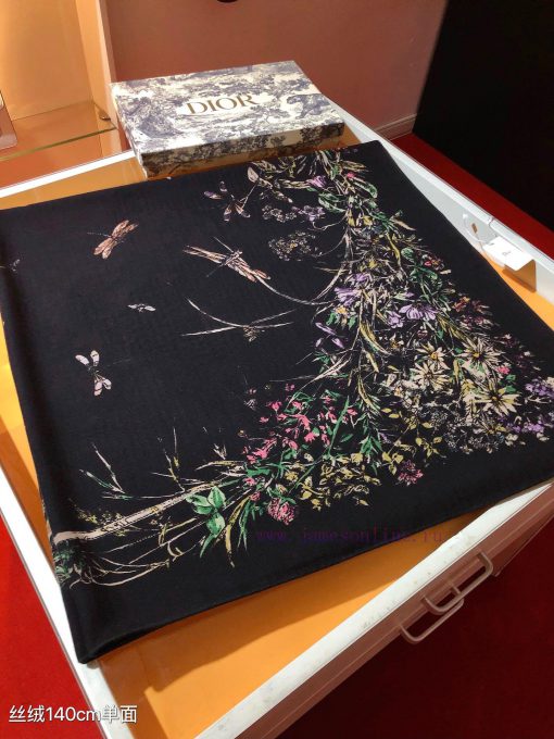 RDO2430 original single D home 140cm velvet square scarf, this square scarf is decorated with8a70x0h - Image 5