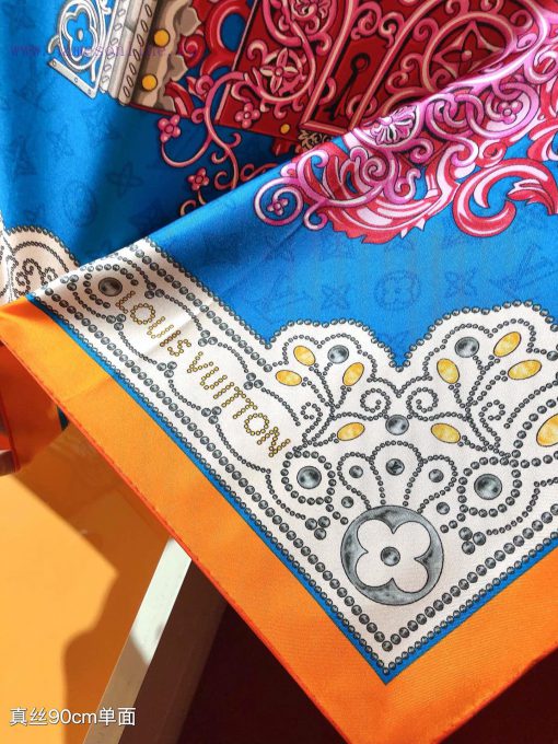 SLV2443 original LVLOCKS90cm silk square scarf, with a lock buckle and key pattern, expresseaovh6xwh - Image 6