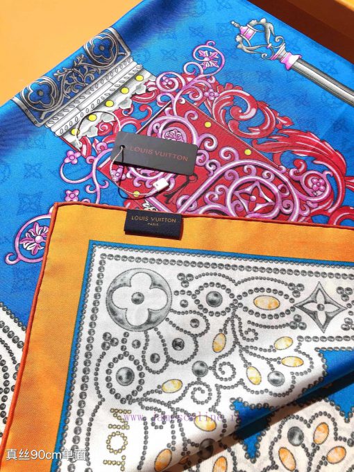 SLV2443 original LVLOCKS90cm silk square scarf, with a lock buckle and key pattern, expresseaovh6xwh - Image 8