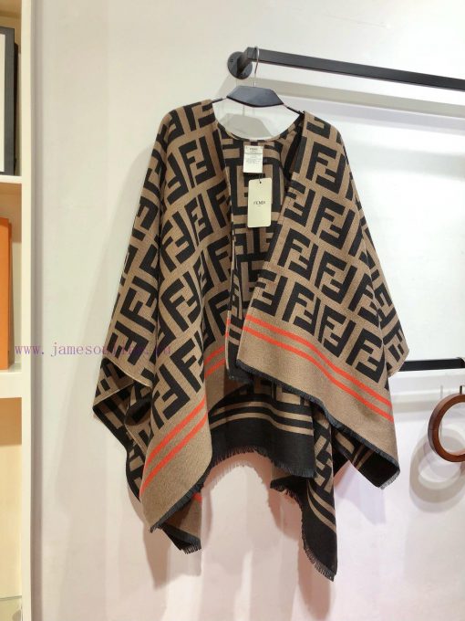 RFD2410 Fendi Heavy duty FF Letter Element Wool Cloak, the new color F's flagship cloak, is ua9tyjnd - Image 4