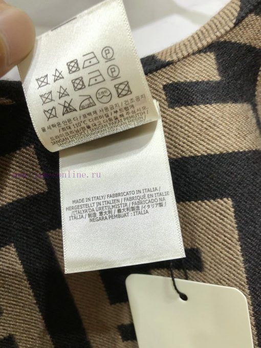 RFD2410 Fendi Heavy duty FF Letter Element Wool Cloak, the new color F's flagship cloak, is ua9tyjnd - Image 9
