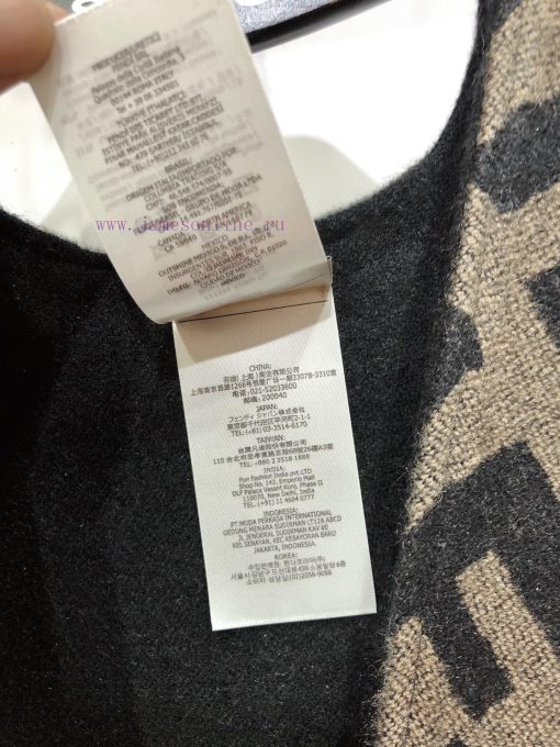 RFD2412 Fendi Heavy Duty FF Letter Element Wool Cloak, the new color F's flagship cloak, is pkbgrs5u - Image 9