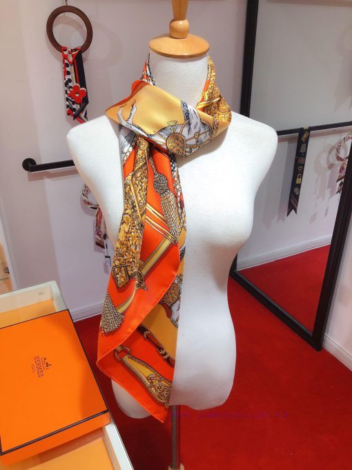 SHMS1980 synchronizes with H Home's new 90cm silk square scarf, featuring a beautiful and eyb35qvwcl - Image 8