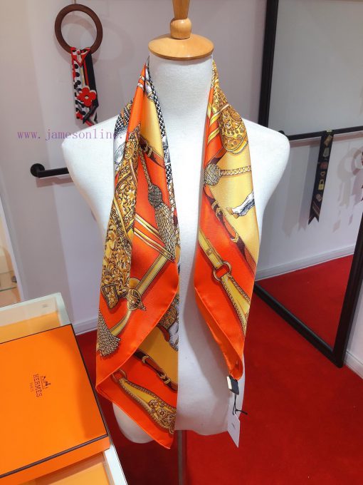 SHMS1980 synchronizes with H Home's new 90cm silk square scarf, featuring a beautiful and eyb35qvwcl - Image 9