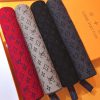 RLV1962 LVONOGRAM CLASS launches iconic Mono woven pattern scarf with excellent quality. Them9ftzz6l