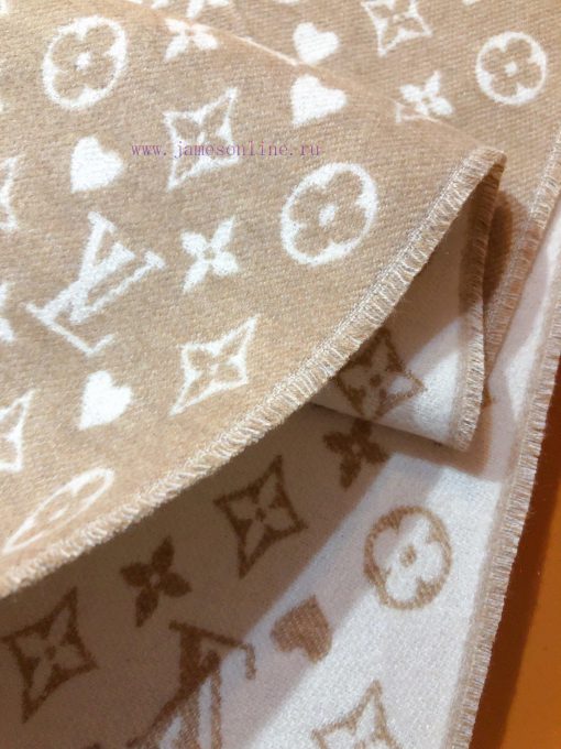 RLV2352 LVGame on Scarf Arrives, Showcasing the Classic Monogram Pattern on Both Sides, Prov9f4lxkc9 - Image 10