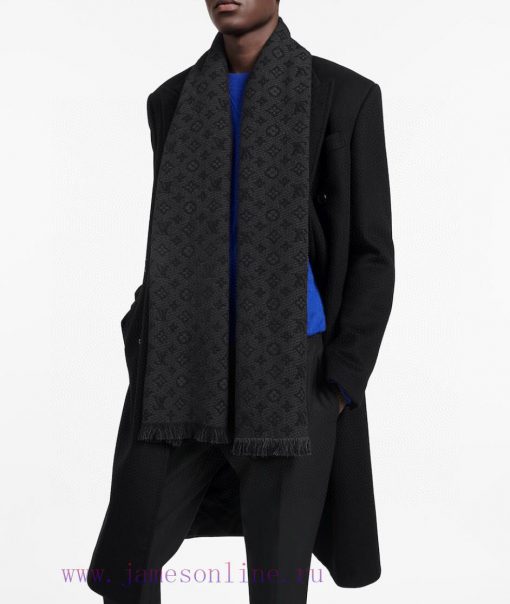 RLV1962 LVONOGRAM CLASS launches iconic Mono woven pattern scarf with excellent quality. The7n7c1pdz - Image 3