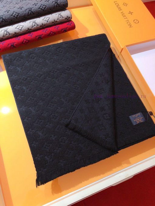 RLV1962 LVONOGRAM CLASS launches iconic Mono woven pattern scarf with excellent quality. The7n7c1pdz - Image 5