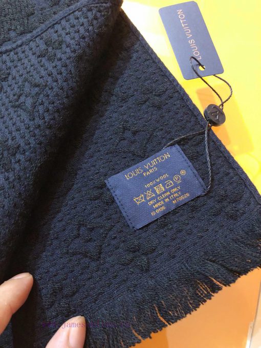 RLV1962 LVONOGRAM CLASS launches iconic Mono woven pattern scarf with excellent quality. The7n7c1pdz - Image 7