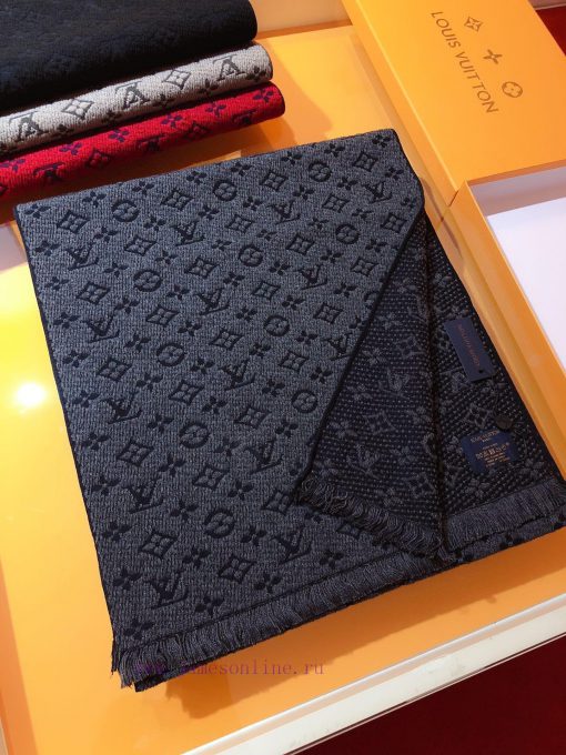RLV1962 LVONOGRAM CLASS launches iconic Mono woven pattern scarf with excellent quality. Then8get5y3 - Image 5