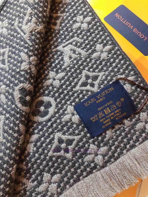 RLV1962 LVONOGRAM CLASS launches iconic Mono woven pattern scarf with excellent quality. Thedo8mkvhz - Image 7
