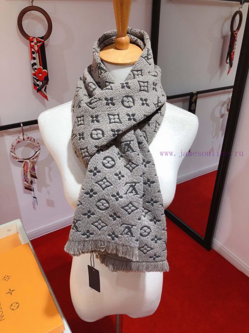 RLV1962 LVONOGRAM CLASS launches iconic Mono woven pattern scarf with excellent quality. Thedo8mkvhz - Image 8