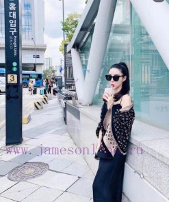 RLV2022 Bull Goods LV MISS LV Long Scarf Using Jacquard Craftsmanship, depicting a full Monoumirfpvz