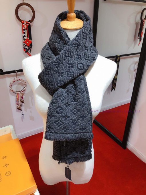 RLV1962 LVONOGRAM CLASS launches iconic Mono woven pattern scarf with excellent quality. Then8get5y3 - Image 8