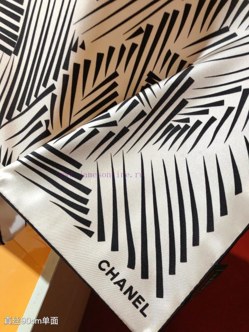 SCC2441 original Chanel 90cm silk square scarf, made of top-quality twill silk material. Madexkt4x7z - Image 4