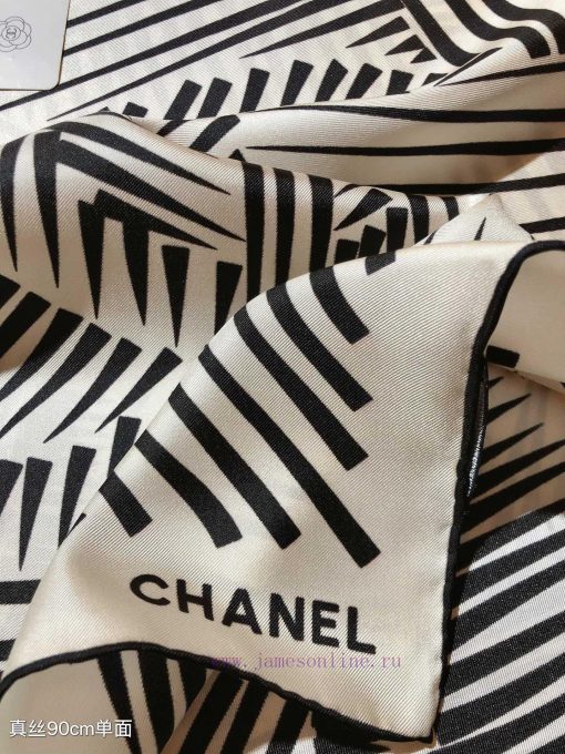 SCC2441 original Chanel 90cm silk square scarf, made of top-quality twill silk material. Madexkt4x7z - Image 7