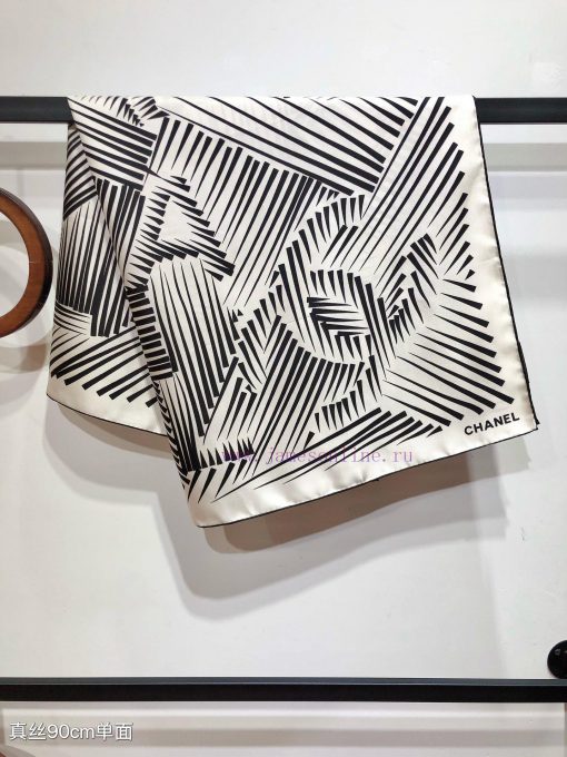 SCC2441 original Chanel 90cm silk square scarf, made of top-quality twill silk material. Madexkt4x7z - Image 8