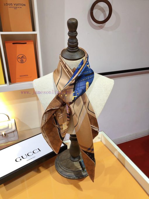 SGC2407 Original Gucci suitcase twill 90cm square towel This square towel ingeniously combina2jtuawy - Image 10
