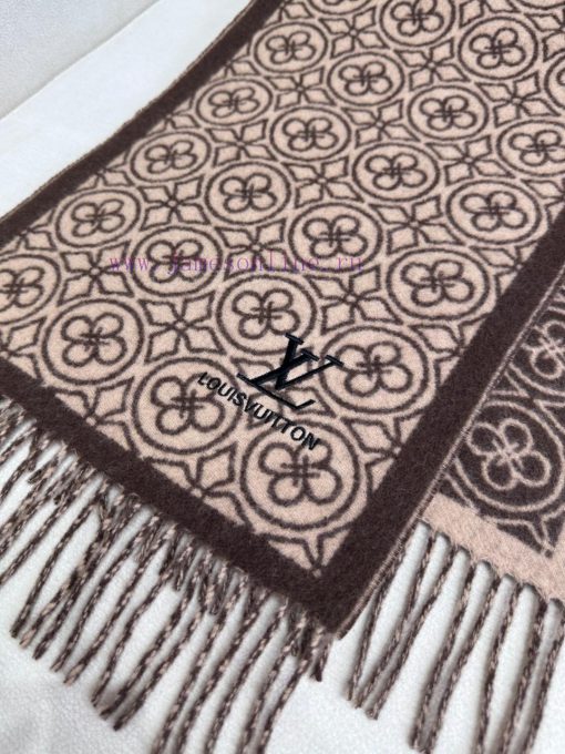 2024 Lv Explosive Classic Clover Double sided Jacquard Explosive Scarf 🧣 A very versatile itmpztqps8 - Image 8