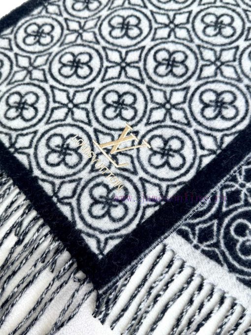 2024 Lv Explosive Classic Clover Double sided Jacquard Explosive Scarf 🧣 A very versatile itc9ghtrdi - Image 8