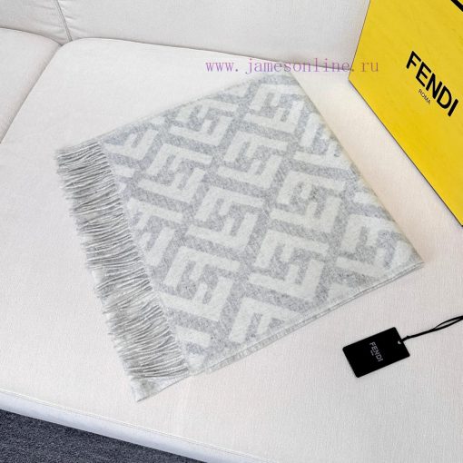 FENDI is the most capable of colliding with a sense of luxury. Double F is definitely the ho2bxtac4r - Image 4