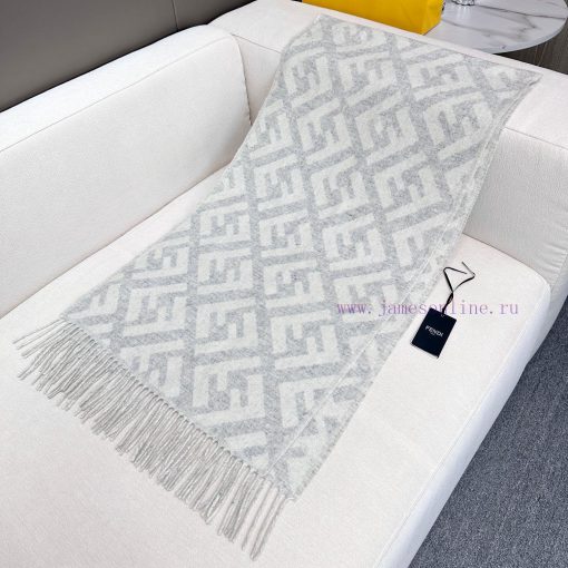 FENDI is the most capable of colliding with a sense of luxury. Double F is definitely the ho2bxtac4r - Image 5