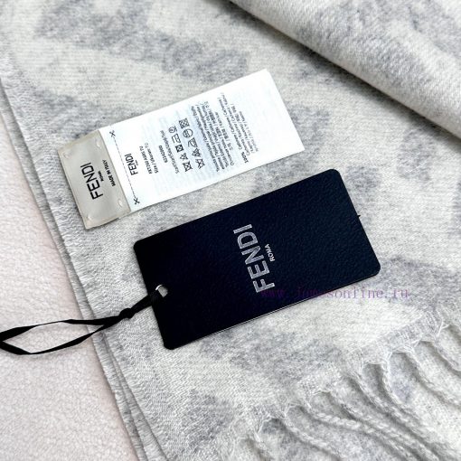 FENDI is the most capable of colliding with a sense of luxury. Double F is definitely the ho2bxtac4r - Image 9