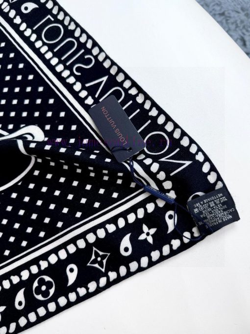 2025 Lv140 top-level velvet double-sided same color Sailor Bandana Square velvet square scarascwsc81 - Image 9