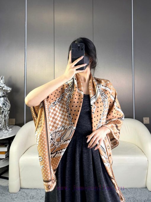 2025 Lv140 top-level velvet double-sided same color Sailor Bandana Square velvet square scar5okt3qua - Image 3