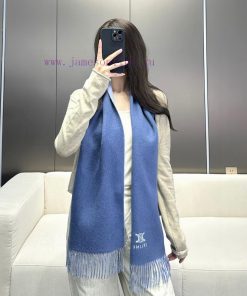 In 2024, the new model can be worn on both sides of the Celine scarf. Each scarf is equivale6olft7r1