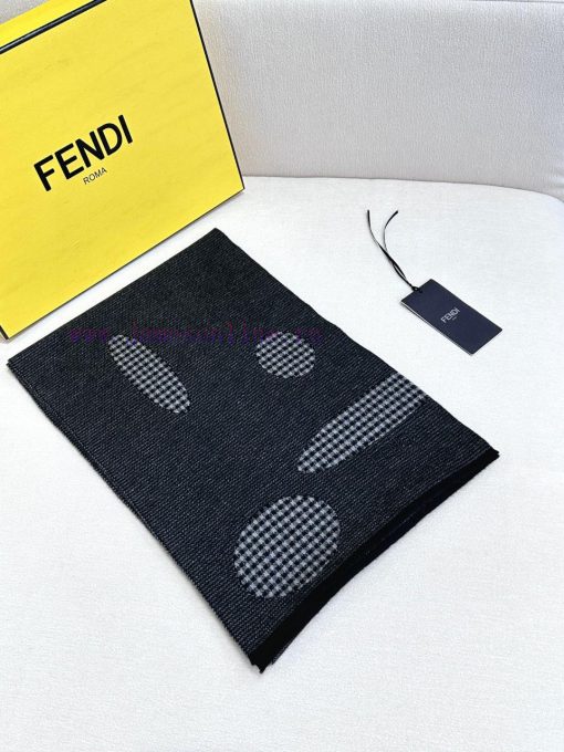 Fendi's popular new high-end men's and women's scarves are a brand that is very low-key and ymogzpzl - Image 5