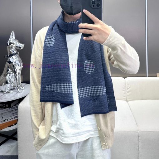 Fendi's popular new high-end men's and women's scarves are a brand that is very low-key and 8toavieb