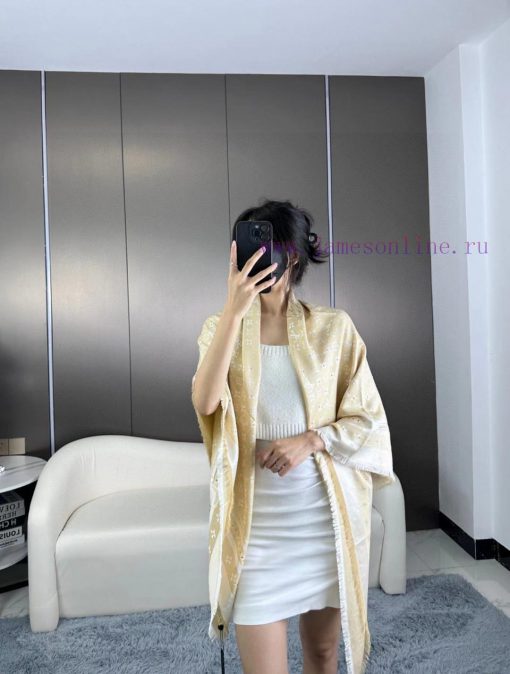 Buying the latest STUDDY DENIM MONOGRAM shawl with extremely comfortable protein fiber and w3t9ybbum