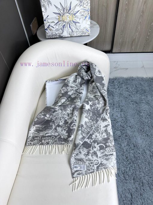 Newly released in 2023, this Sauvage printed scarf from Dior is a fresh interpretation of Din0yaze9x - Image 7