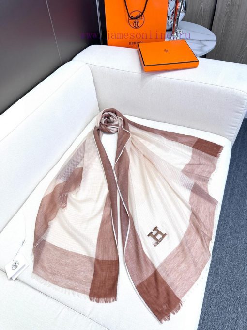 2024 Hermes is so beautiful, everyone loves it. Trendy people have several scarves in their jojw02q1 - Image 7