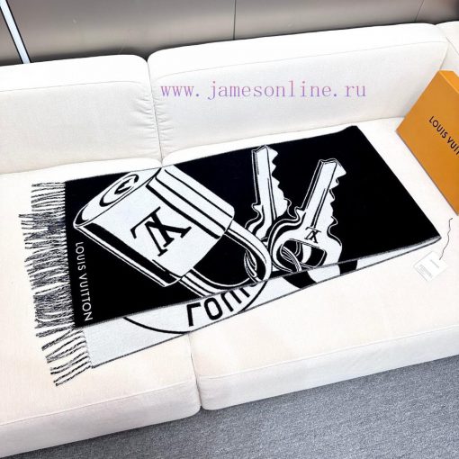 New scarf 🧣 The Lock And Keys scarf is made of a warm and plush blend of textiles, depictingcjmcd0vi - Image 6