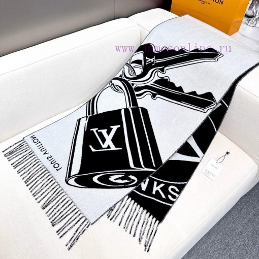 New scarf 🧣 The Lock And Keys scarf is made of a warm and plush blend of textiles, depictingcjmcd0vi - Image 8