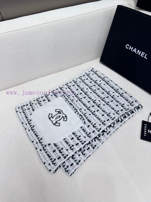 In 2024, CHANEL is a must-have for fashion lovers who love both high-end and trendy fun. It x2tkf6ap - Image 4
