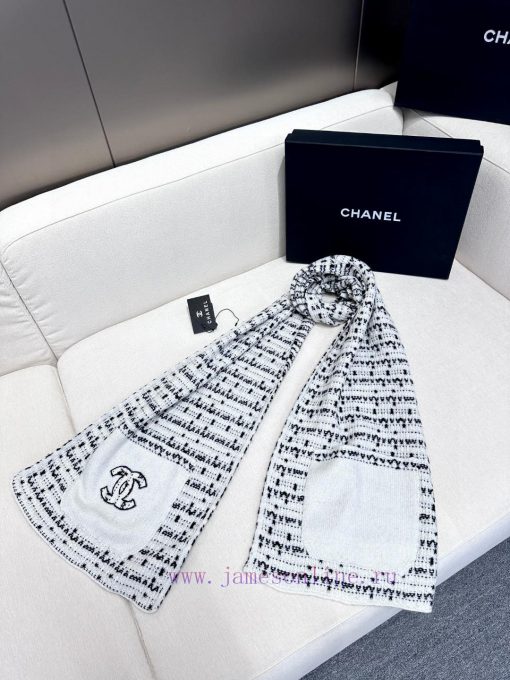In 2024, CHANEL is a must-have for fashion lovers who love both high-end and trendy fun. It x2tkf6ap - Image 6