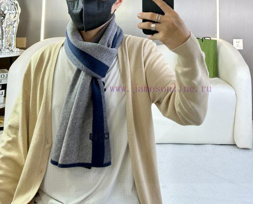 GUCCI's popular new high-end men's scarf features classic stripes and a simple logo, reflectyklihe72